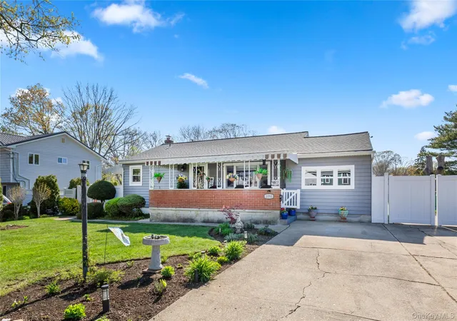 2nd image of 1080 Bay Shore Ave, Bay Shore, NY 11706 | MLS# 994682