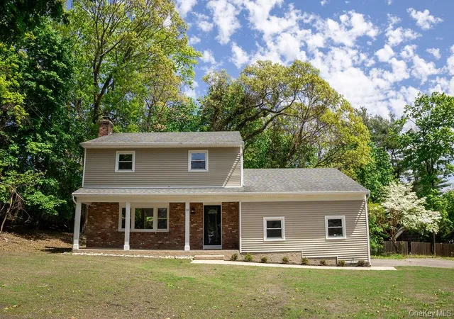 5th image of 10 Tudor Dr, Brookhaven, NY 11790 | MLS# 994711