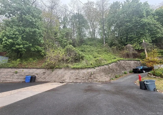 Homes for sale in North Hempstead, NY | 103 Firwood Rd, North Hempstead, NY 11050 | MLS# 994722