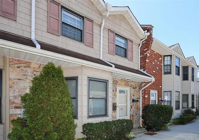 1st image of 2410 Farmers Ave #16, Hempstead, NY 11710 | MLS# 994727