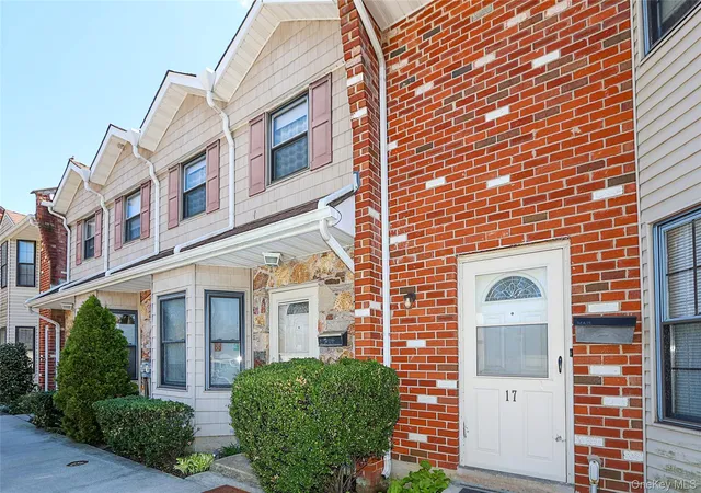 2nd image of 2410 Farmers Ave #16, Hempstead, NY 11710 | MLS# 994727
