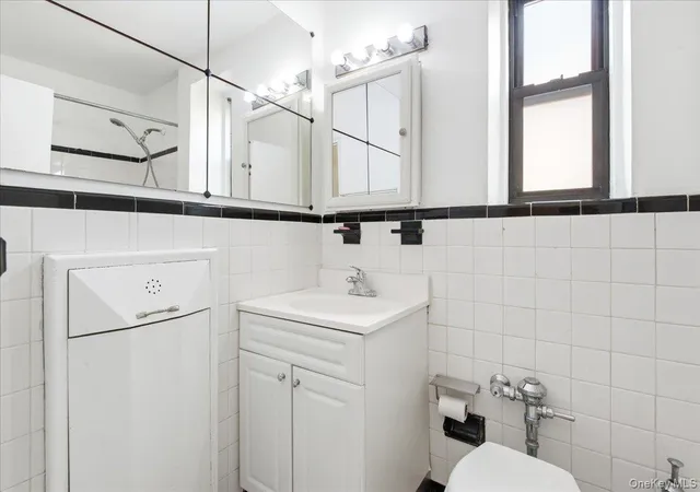 2nd image of 102-12 65Th Ave, Forest Hills, NY 11375