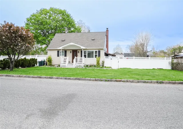 1st image of 7 Oak St, Brentwood, NY 11717 | MLS# 994770