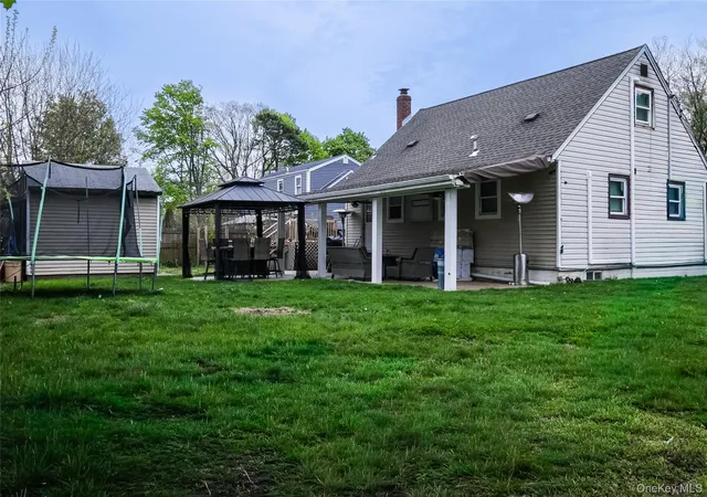 4th image of 7 Oak St, Brentwood, NY 11717 | MLS# 994770