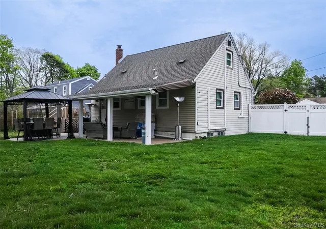 5th image of 7 Oak St, Brentwood, NY 11717 | MLS# 994770