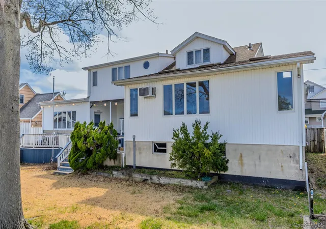 Photo 2 of Single family home for sale at 165 Gordon Pl, Hempstead, NY 11520 | MLS# 994782 | Listing updated on 2026-09-05