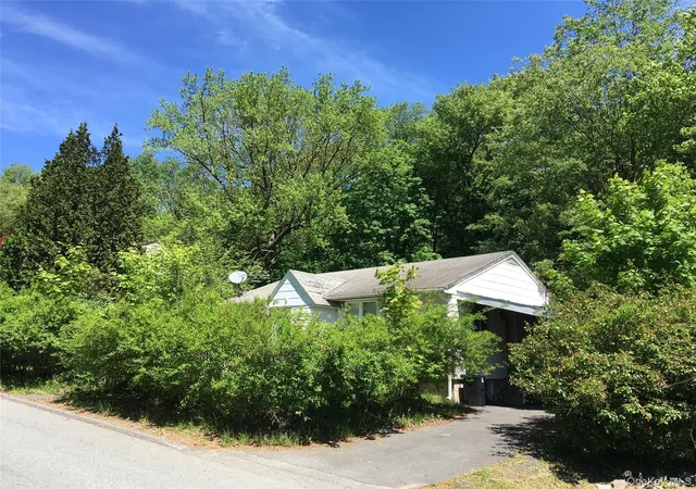 Homes for sale in Thompson, NY | 20 Nelshore Dr, Thompson, NY 12701 | MLS# 994794