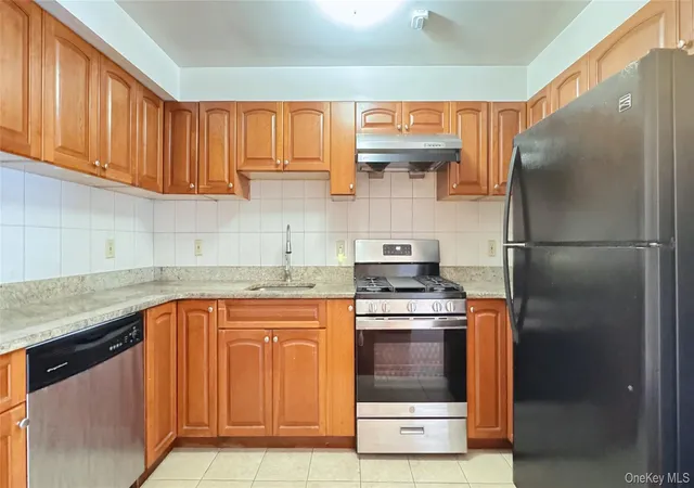 5th image of 6434 Grand Central Pkwy #3D, Forest Hills, NY 11375 | MLS# 994828