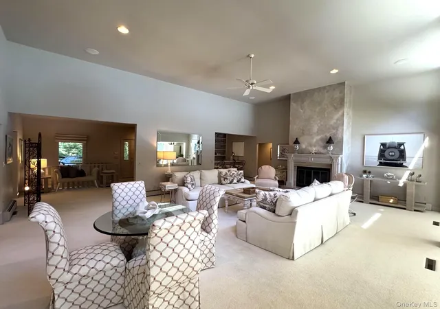 Photo 4 of Single family home for sale at 4 Lakewood Ln, Southampton, NY 11959 | MLS# 994890 | Listing updated on 2026-08-02
