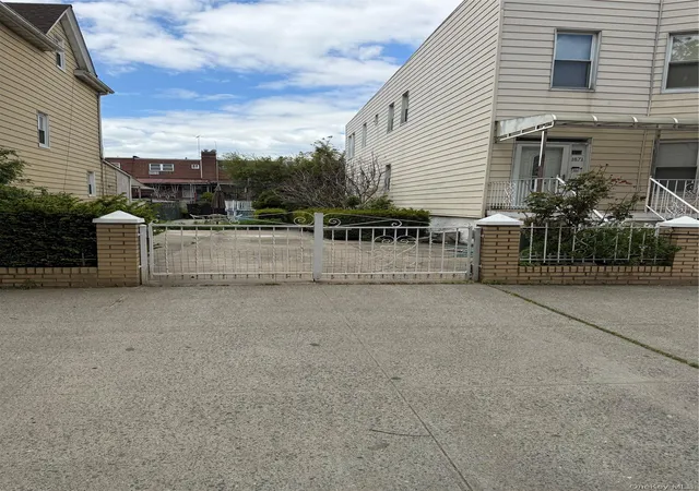 Photo 3 of Multi family home for sale at 1871 Matthews Ave, Bronx, NY 10462 | MLS# 994900 | Listing updated on 2026-06-28