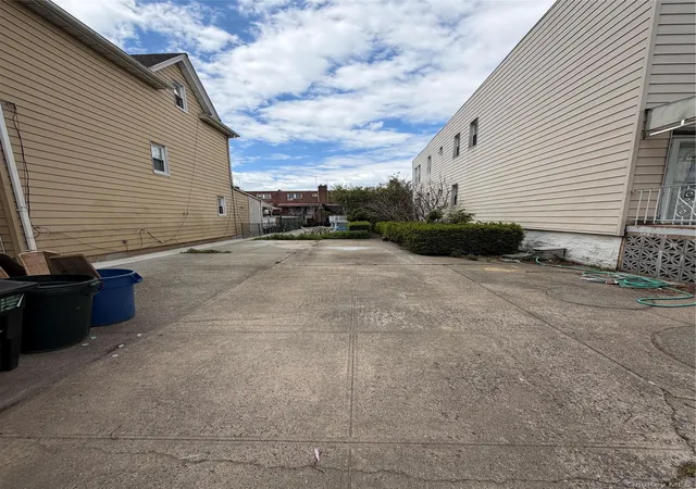 Listing Photo 4 - Condo for sale in building located at 1871 Matthews Ave, Bronx, NY 10462