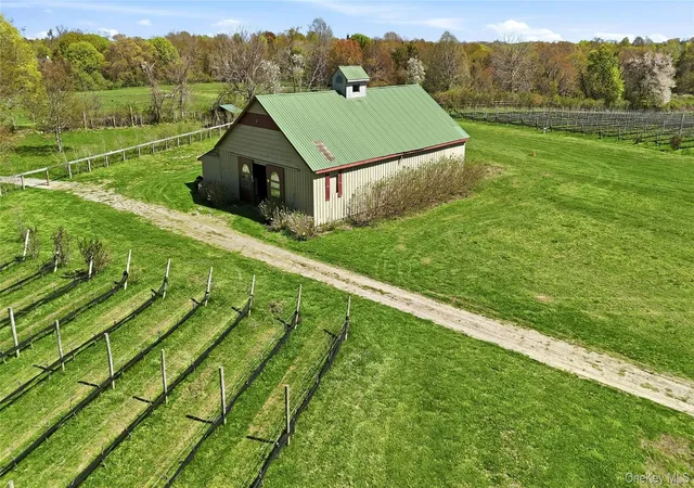 2nd image of 35950 Main Rd, Cutchogue, NY 11935 | MLS# 994920