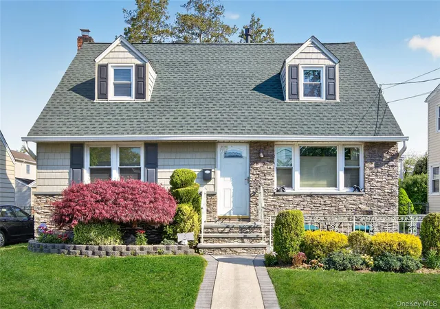 3rd image of 31 Broadway, New Hyde Park, NY 11040 | MLS# 994953