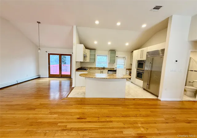 Photo 3 of Single family home for sale at 5 Elm St, North Hempstead, NY 11021 | MLS# 994967 | Listing updated on 2026-10-04