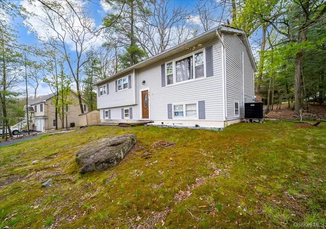 Photo 3 of Single family home for sale at 17 Chester St, Rock Hill, NY 12775 | MLS# 995033 | Listing updated on 2026-09-16