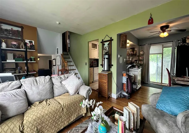4th image of 42 Kenwood Ave, Massapequa, NY 11758 | MLS# 995040