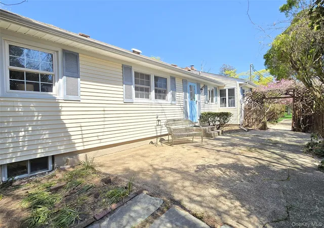 28th image of 102 Mcconnell Ave, Bayport, NY 11705 | MLS# 995055