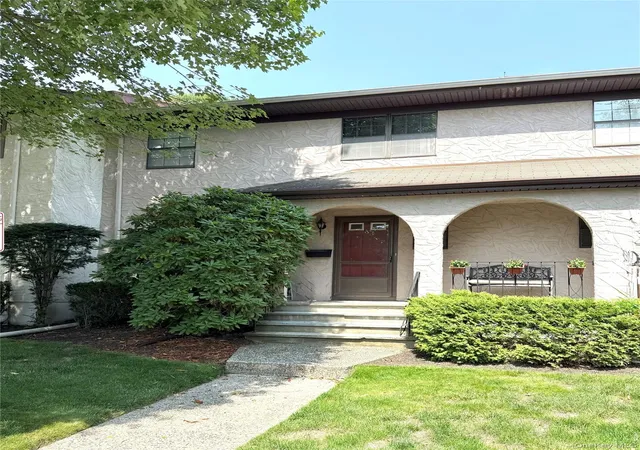 Homes for sale in Ramapo, NY | 164 Somerset Dr, Ramapo, NY 10901 | MLS# 995083