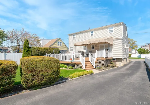 5th image of 2572 S Saint Marks Ave, Hempstead, NY 11710 | MLS# 995086