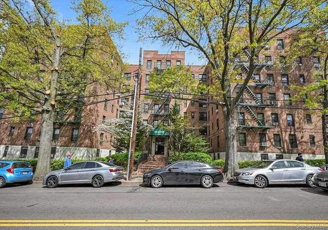 2nd image of 139 09 84 Dr #608, Jamaica, NY 11435 | MLS# 995089