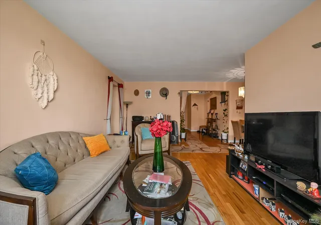 5th image of 139-09 84 Dr #608, Jamaica, NY 11435 | MLS# 995089