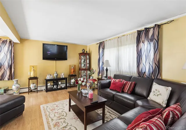 3rd image of 6 Clarke St, Brentwood, NY 11717 | MLS# 995094
