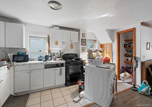 Photo 3 of Multi family home for sale at 25 S Prospect St, Kingston, NY 12401 | MLS# 995095 | Listing updated on 2026-08-18