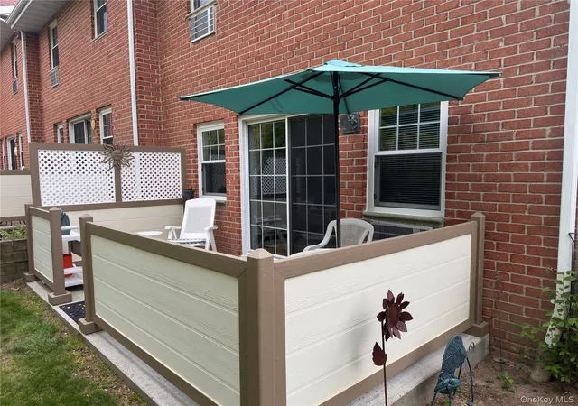 31st image of 18 Glen Hollow Dr #F1, Holtsville, NY 11742 | MLS# 995098