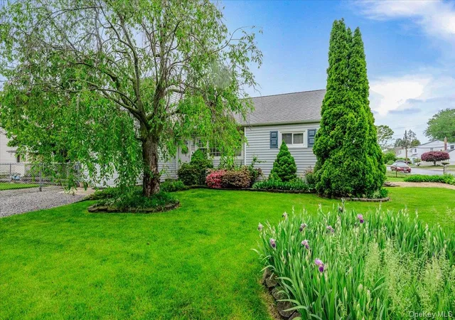 18th image of 18 Kelly Pl, Deer Park, NY 11729 | MLS# 995110