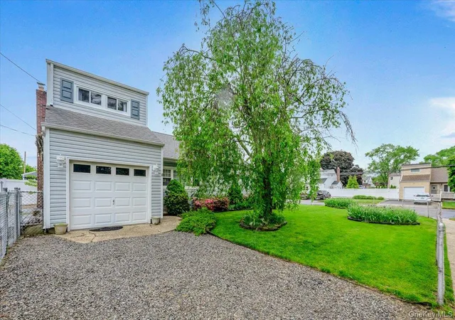 2nd image of 18 Kelly Pl, Deer Park, NY 11729 | MLS# 995110