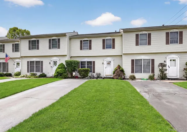 Homes for sale in Haverstraw, NY | 4 Strack Ct, Haverstraw, NY 10993 | MLS# 995145
