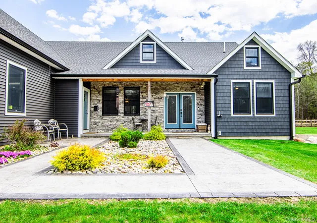 3rd image of 240 Sinsabaugh Rd, Pine Bush, NY 12566 | MLS# 995154