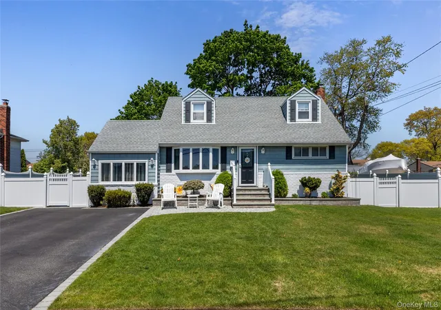 2nd image of 317 Oconnor Rd, North Babylon, NY 11703 | MLS# 995158