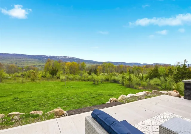 2nd image of 6 Misty Ridge Rd, Gardiner, NY 12525 | MLS# 995164