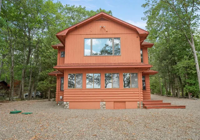Photo 5 of Single family home for sale at 194 Canal Rd, Wurtsboro, NY 12790 | MLS# 995182 | Listing updated on 2026-09-02