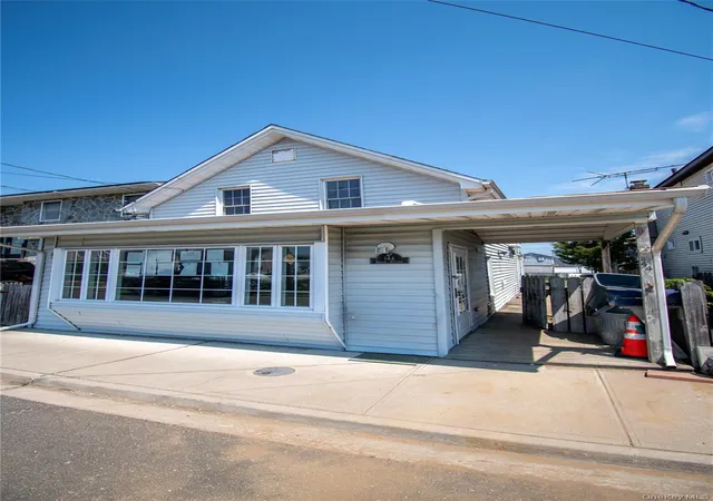 2nd image of 144 Beach Ave, Hempstead, NY 11710 | MLS# 995192