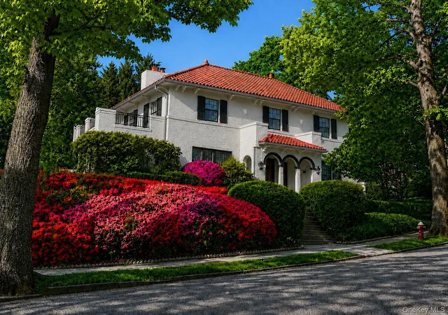 Photo 2 of Single family home for sale at 130 E Cedar St, Mount Vernon, NY 10552 | MLS# 995205 | Listing updated on 2026-09-02