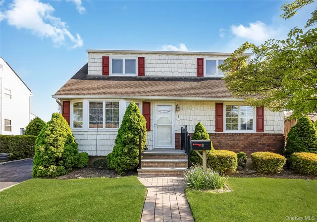 1st image of 3 6th Ave, Oyster Bay, NY 11735 | MLS# 995234