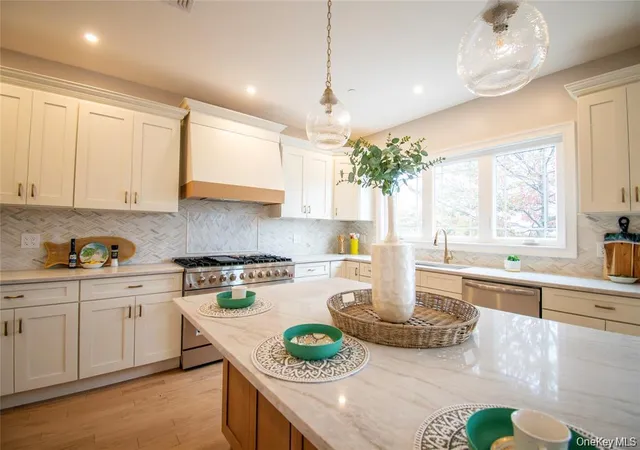 4th image of 3004 Harbor St, Hempstead, NY 11510 | MLS# 995280