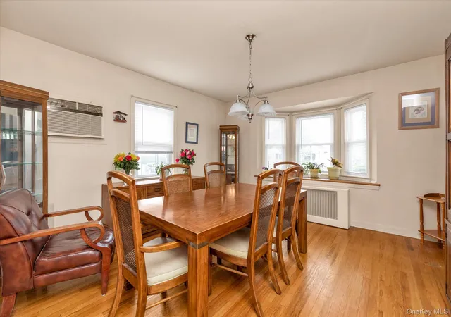 3rd image of 1026 N 2Nd St, New Hyde Park, NY 11040 | MLS# 995324