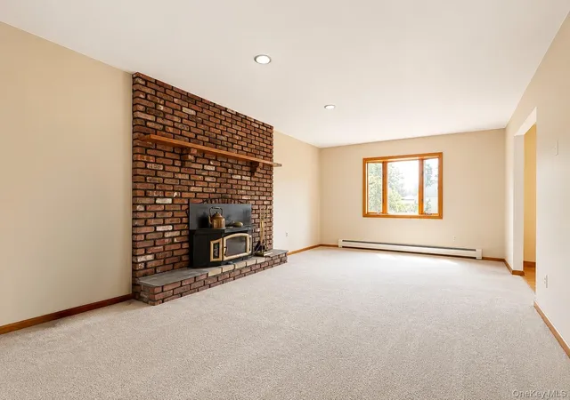 5th image of 6 Roberts Ln, Brookhaven, NY 11940 | MLS# 995336
