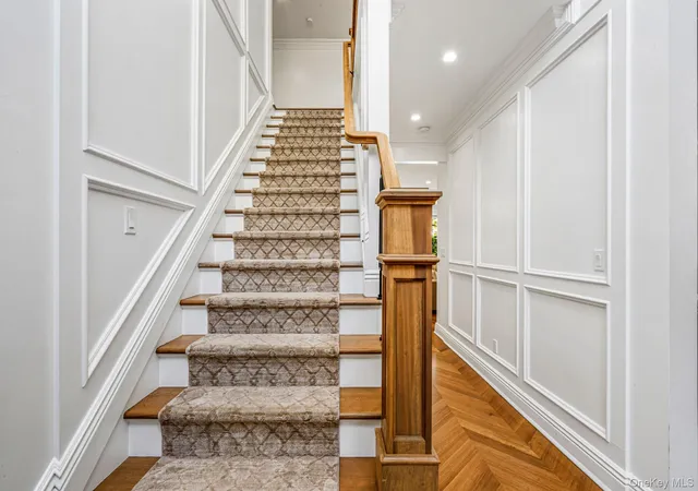 Photo 3 of Single family home for sale at 25 Boyd Dr, Westbury, NY 11590 | MLS# 995345 | Listing updated on 2026-08-29