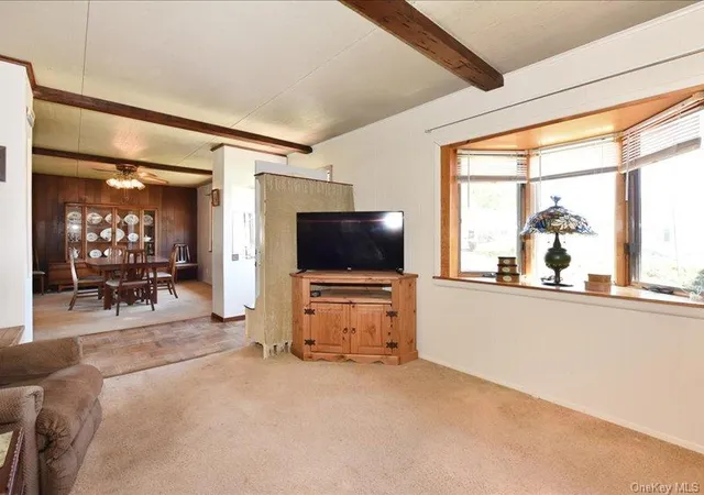 4th image of 118 Park Ln, Oyster Bay, NY 11758 | MLS# 995357
