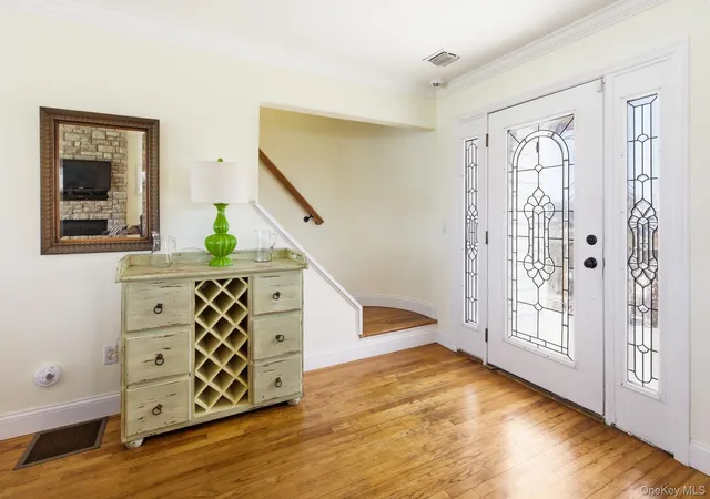 Photo 3 of Single family home for sale at 818 Dune Rd, Westhampton Beach, NY 11978 | MLS# 995359 | Listing updated on 2026-05-19