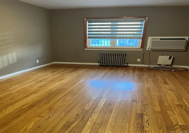 5th image of 5314 194Th St, Fresh Meadows, NY 11365 | MLS# 995365