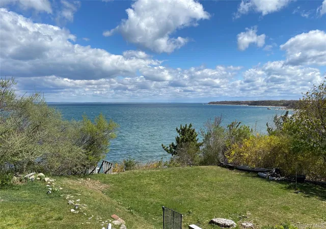 1st image of 100 Sound Dr, Greenport, NY 11944 | MLS# 995366