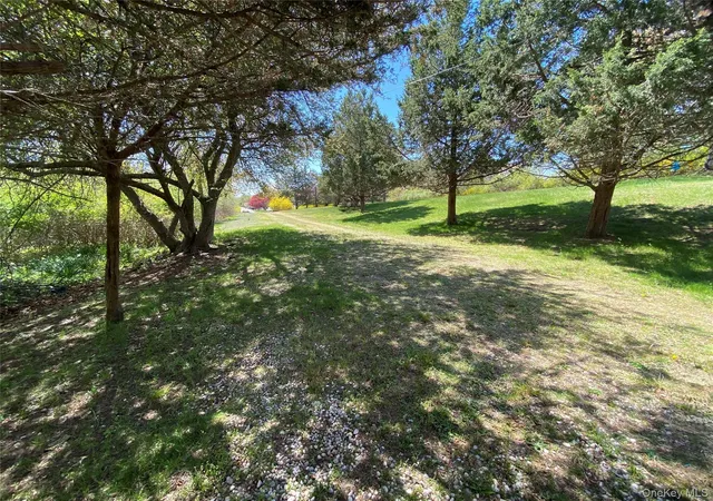 17th image of 100 Sound Dr, Greenport, NY 11944 | MLS# 995366