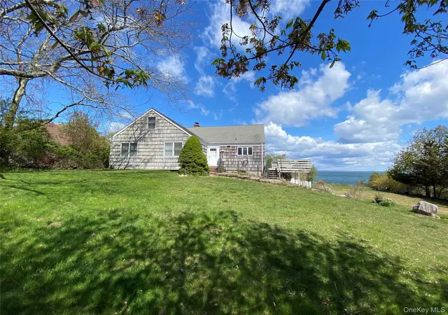 5th image of 100 Sound Dr, Greenport, NY 11944 | MLS# 995366