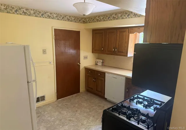 Photo 4 of Single family home for sale at 18 Greene Rd, Spring Valley, NY 10977 | MLS# 995433 | Listing updated on 2026-09-24