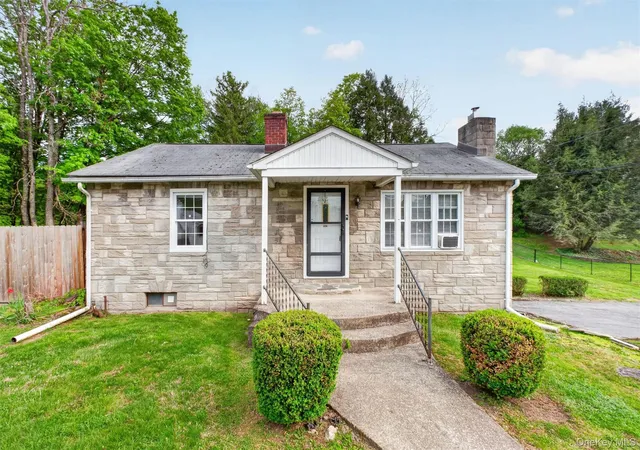 Homes for sale in Hyde Park, NY | 17 Holt Rd, Hyde Park, NY 12538 | MLS# 995448